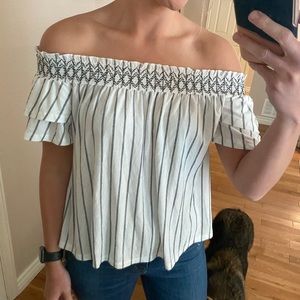 Like New, Off-The-Shoulder American Eagle Top